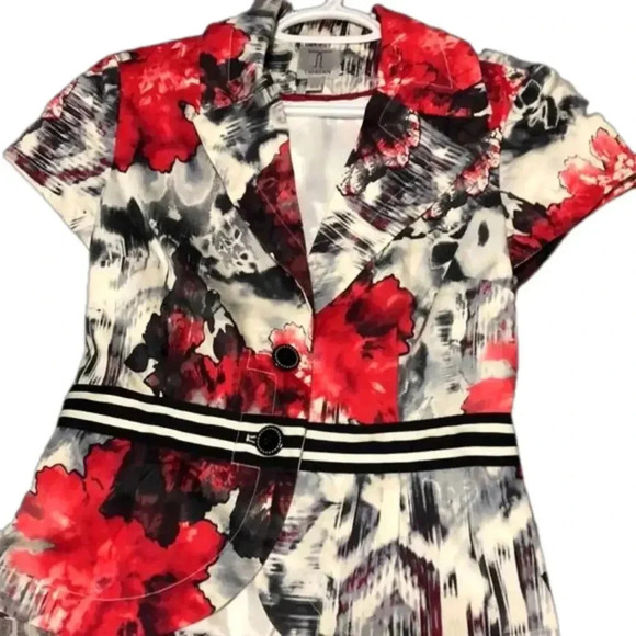 💚 Tristan Floral  Short Sleeve Blazer Red, white, Black - XS - Picture 1 of 3